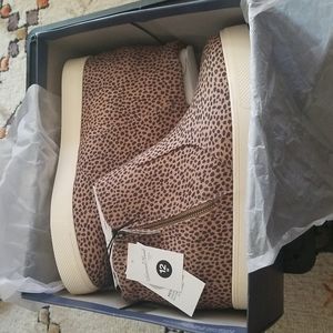 Universal Thread wedge sneakers